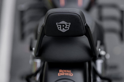 Подушка спинки пассажирского сиденья Royal Enfield, черного цвета, арт. KXA00154