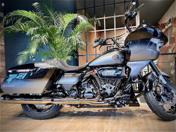 Harley-Davidson CVO Road Glide 121 (Raven Fade) 2025