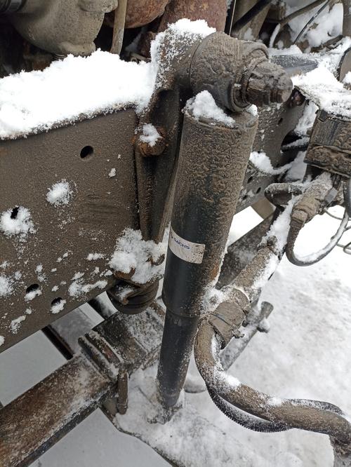 Амортизатор передний