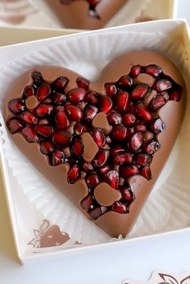Шоколадное СЕРДЦЕ с гранатом