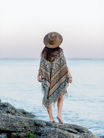 Пончо женское шерстяное с орнаментом