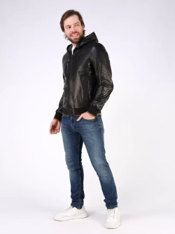 Кожаная куртка демисезонная с капюшоном