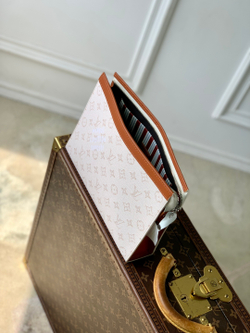 Louis Vuitton Pochette Voyage MM