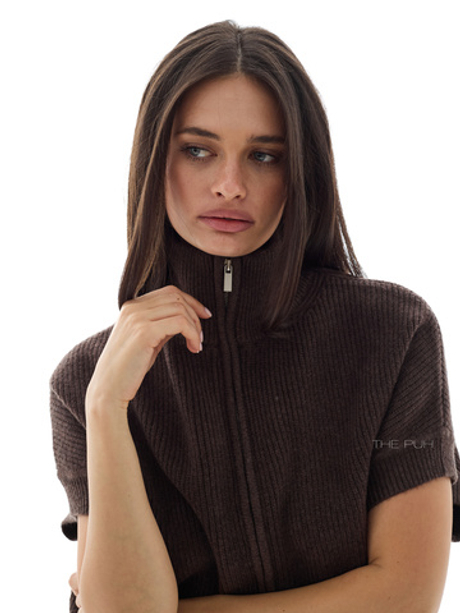 Шоколадный трикотажный костюм с жилетом