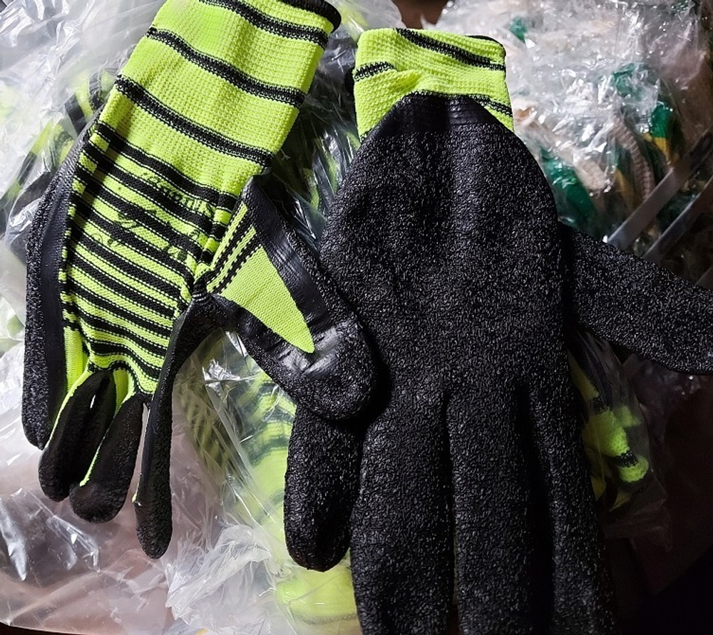 Перчатки трикотажные полиэфирные с рельефным латексом