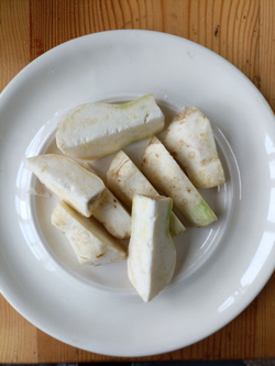 Корень сельдерея чищеный