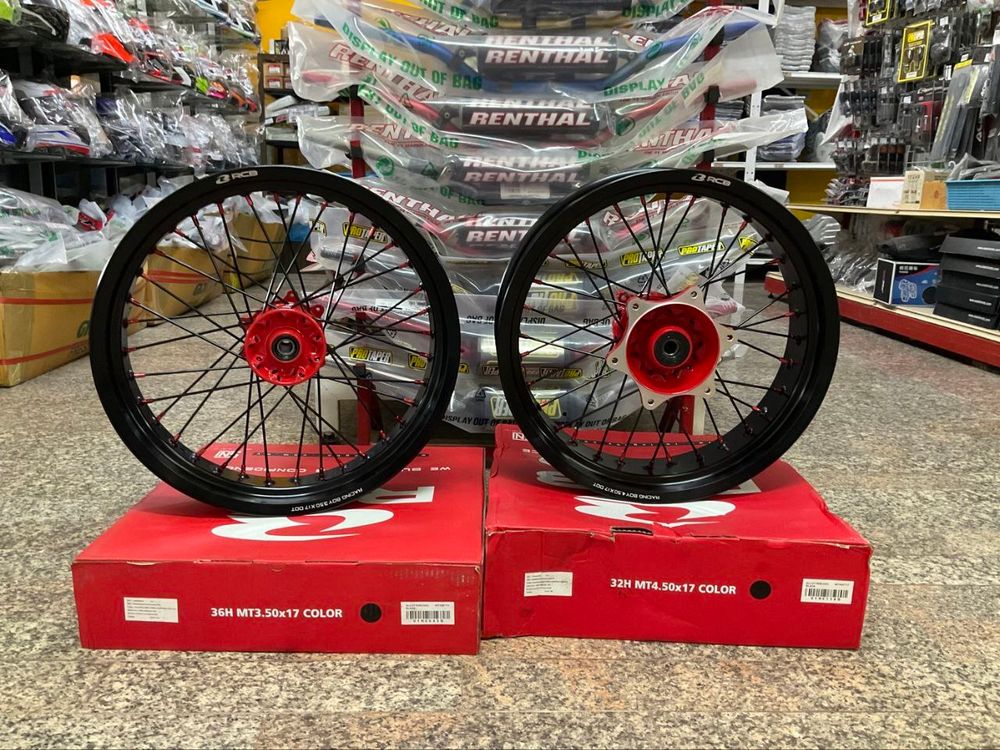 Motard wheel set for Honda CRF300L-Rally. 17 inches rims. Black/Red (ABS/non ABS)