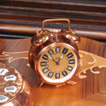 Настенные винтажные часы и настольный будильник