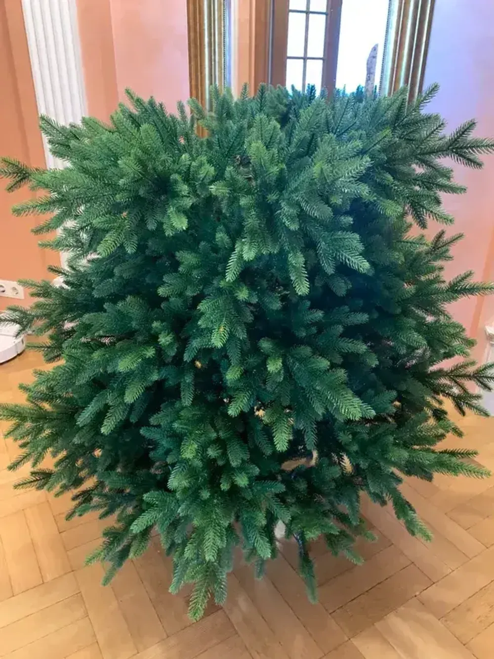 Елка с гирляндой встроенной «Сириус» (Литая хвоя) от 1,8 м до 2,7 м