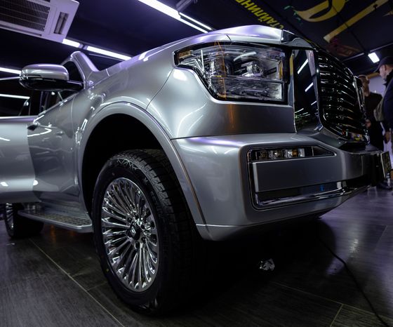 Пленка PET перламутровая серебро глянцевая GT Silver Carbins