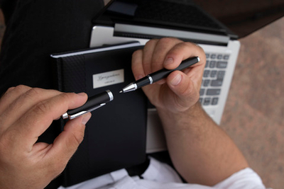 Подарочный набор с гравировкой: Ежедневник и ручка роллер Parker IM Matte Black CT