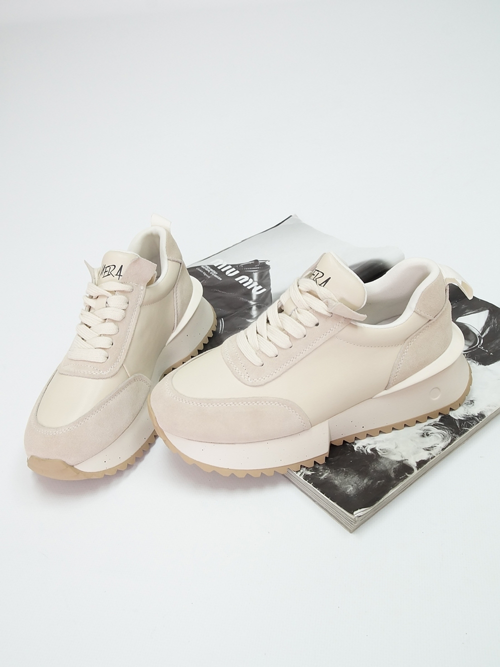 Кроссовки женские демисезонные