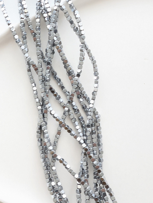 Гематит кубик в огранке новая форма 2мм, темное серебро