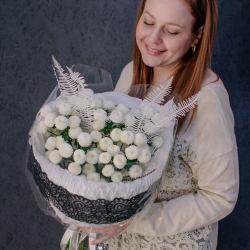 114. Кружевной букет с хризантемой Ньютон