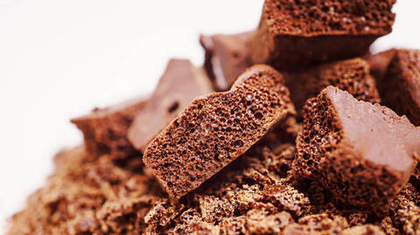 Как делают пористый шоколад