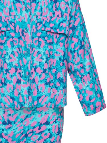 Розово-голубой костюм-двойка с принтом