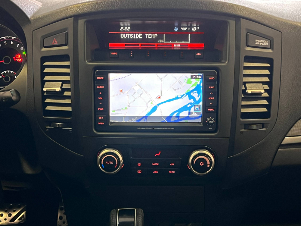 Mitsubishi Pajero, 2012 год