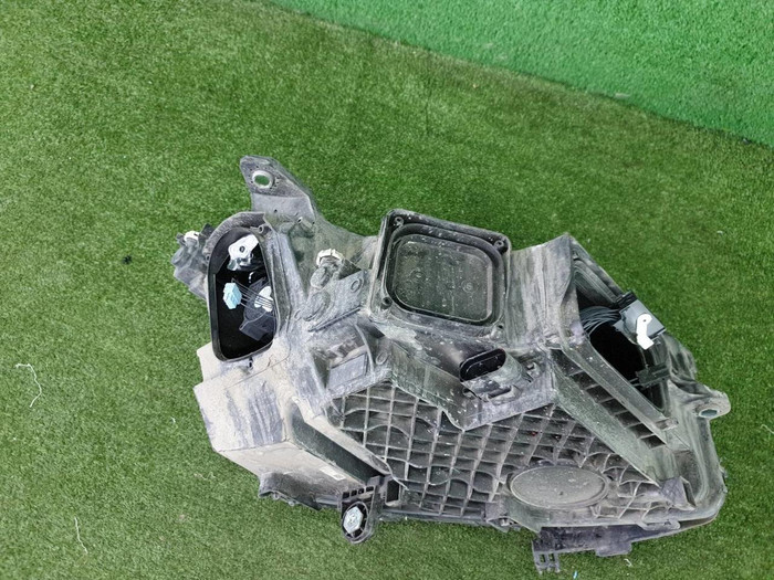 Битая Фара левая Mercedes GLC X253 (2015-2019) LED