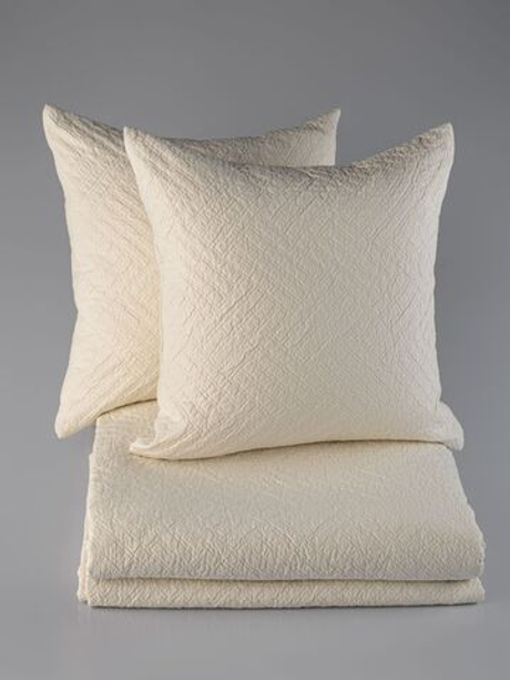 Покрывало 260х280 и 2 декоративные подушки 45х45 Claire Batiste Tilt Greg аворио