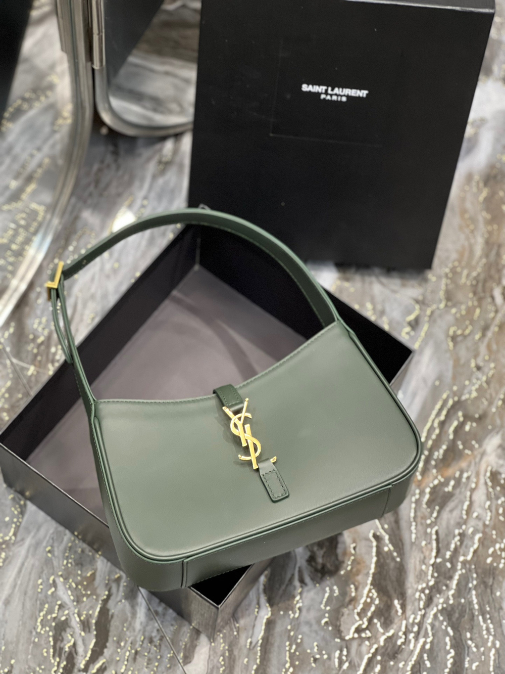 Saint Laurent Le 5 à 7 Hobo Bag