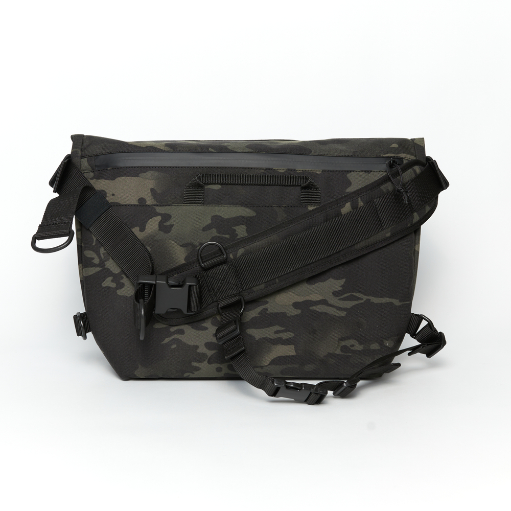 Сумка Technic Courier M dark camo
