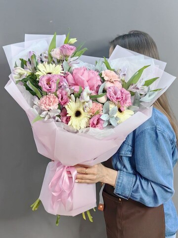 Авторский букет в розовой гамме