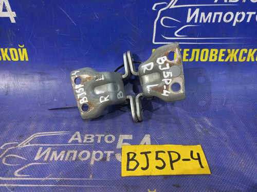 Петля двери задней левой MAZDA FAMILIA 2000