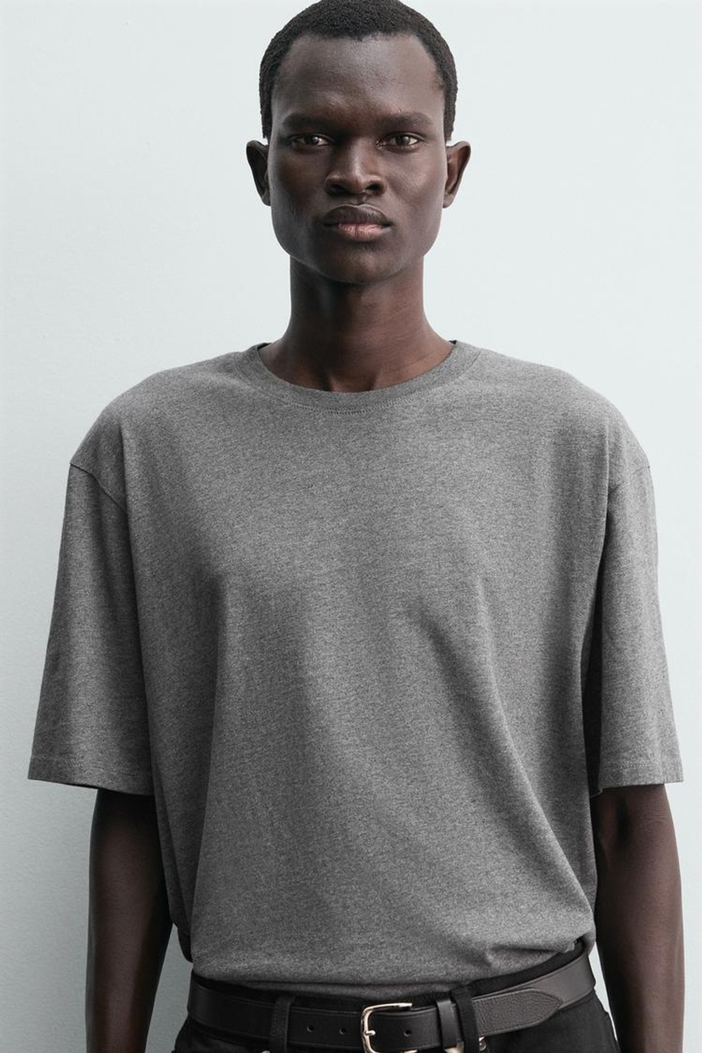 ZARA ХЛОПКОВАЯ ФУТБОЛКА С КОРОТКИМИ РУКАВАМИ, СЕРЫЙ