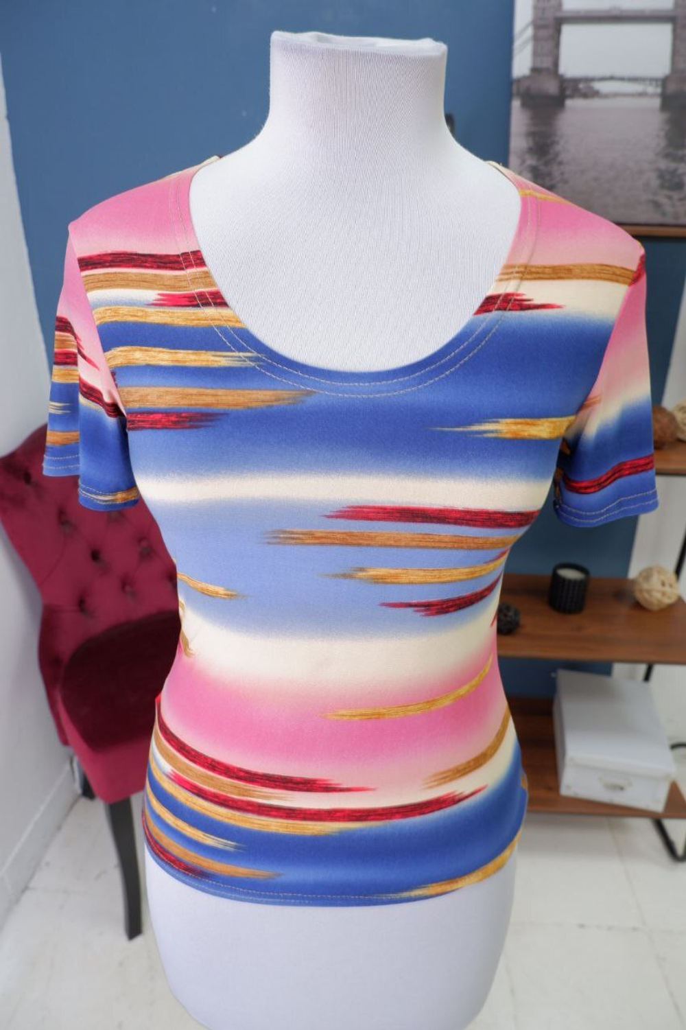 Футболка Sharagano цветная 44 размер