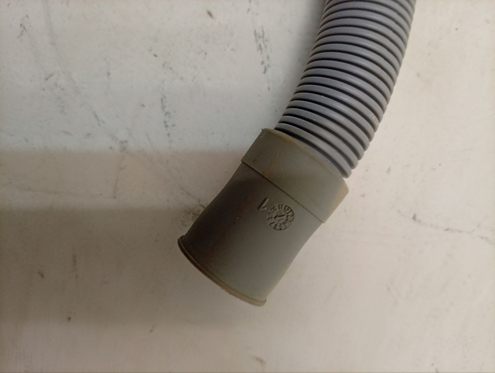 WAE20443OE кт16 Сливной шланг для стиральных машин Bosch Siemens 354124 б/у