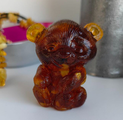 Мишка улыбается