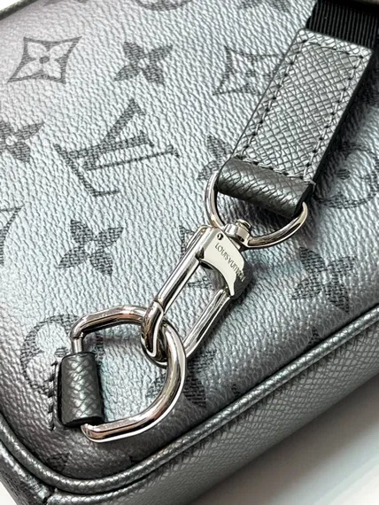 Сумка-слинг Louis Vuitton Outdoor