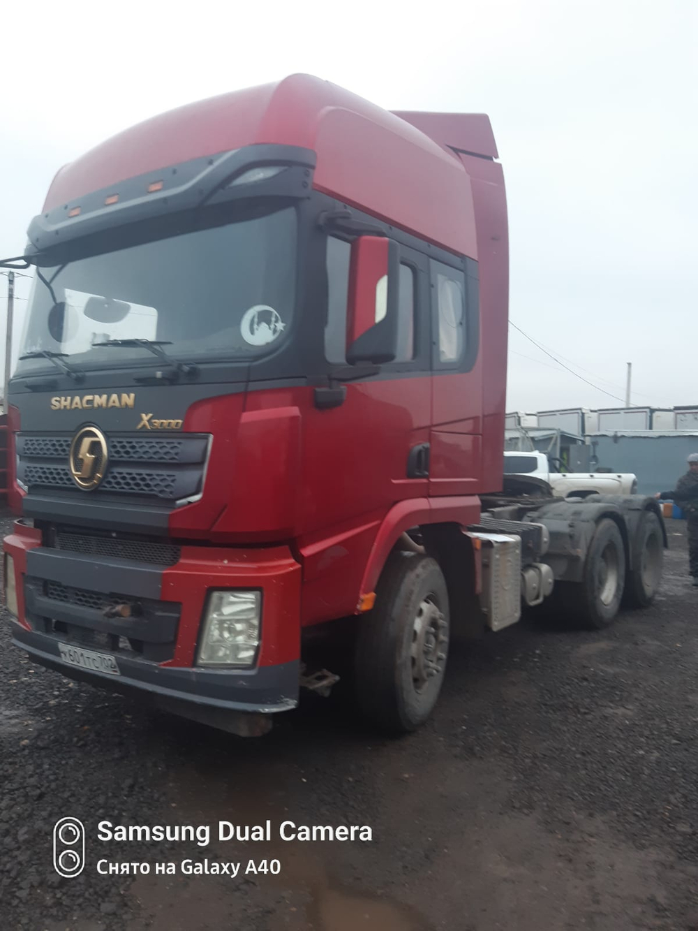 Shacman (Shaanxi) SX* 6x4 Седельный тягач SX42584W324C (Дизельный, 10,8 л, 441 л.с., МТ)