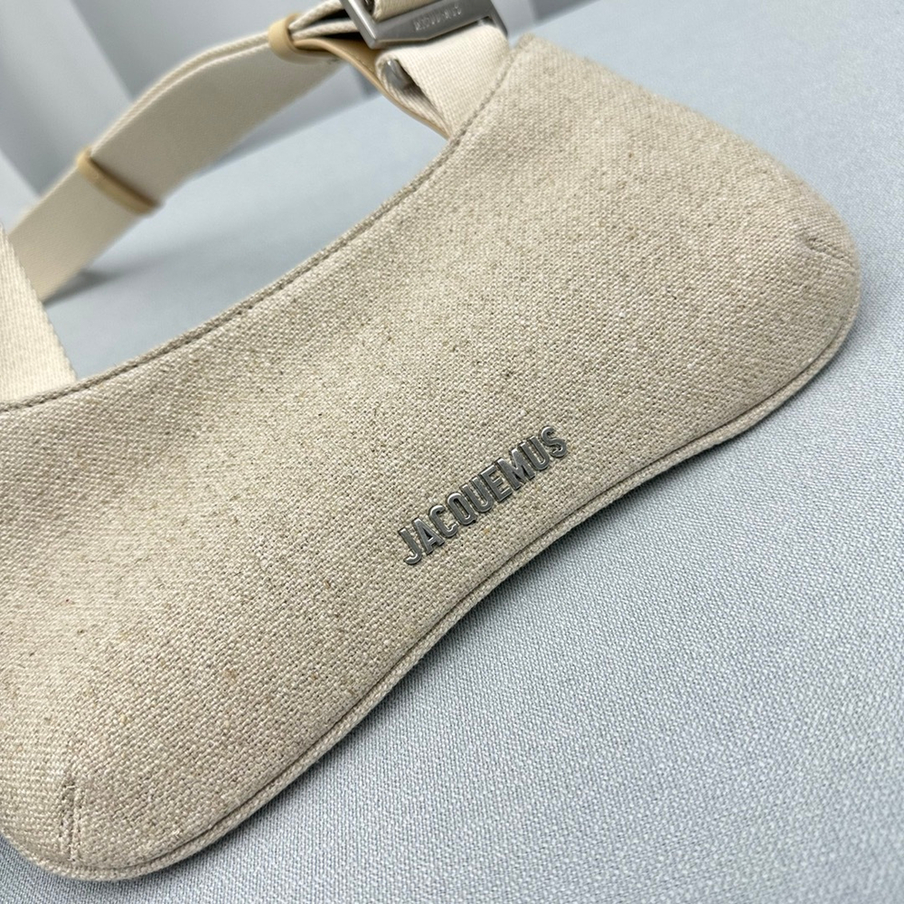Jacquemus Le Bisou 27 cm