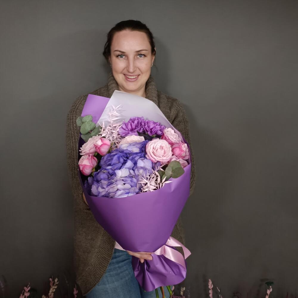 Букет цветов «Лунный Нео»