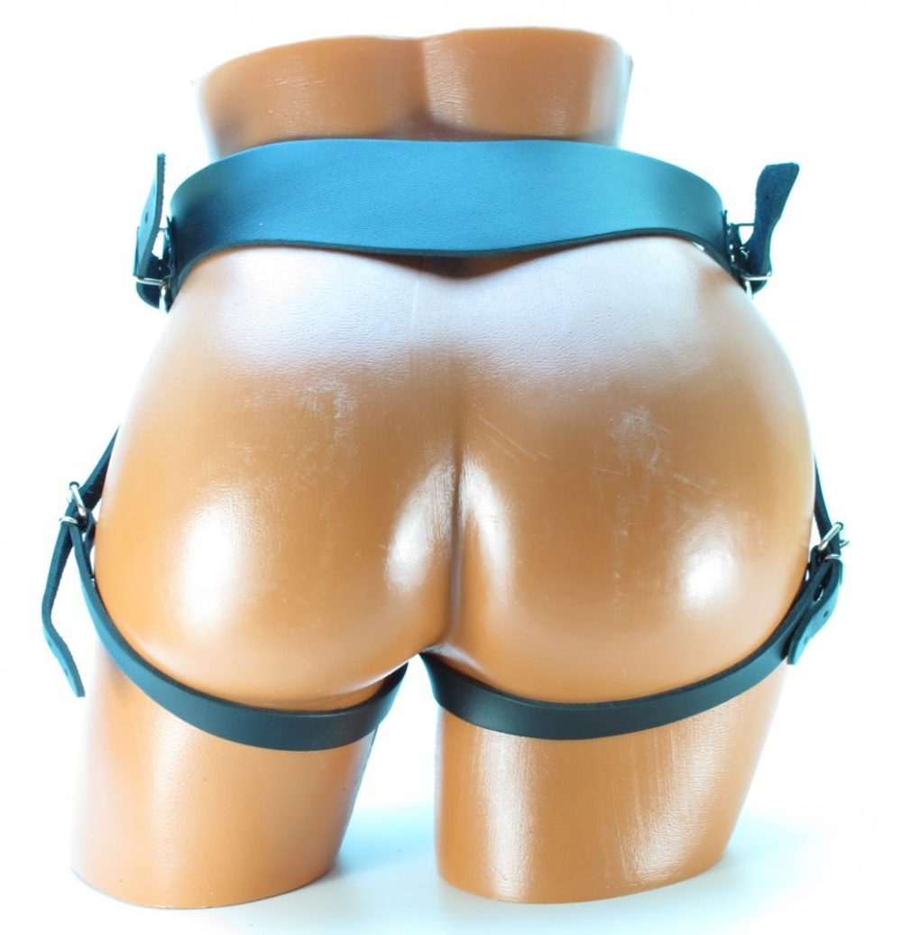 Черные кожаные трусики увеличенного размера для особо крупных насадок (Размер: XL-XXL-XXXL) (Цвет: черный)