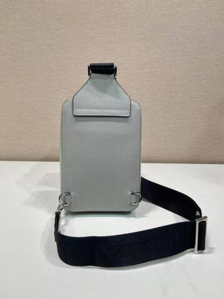 Сумка-слинг Prada