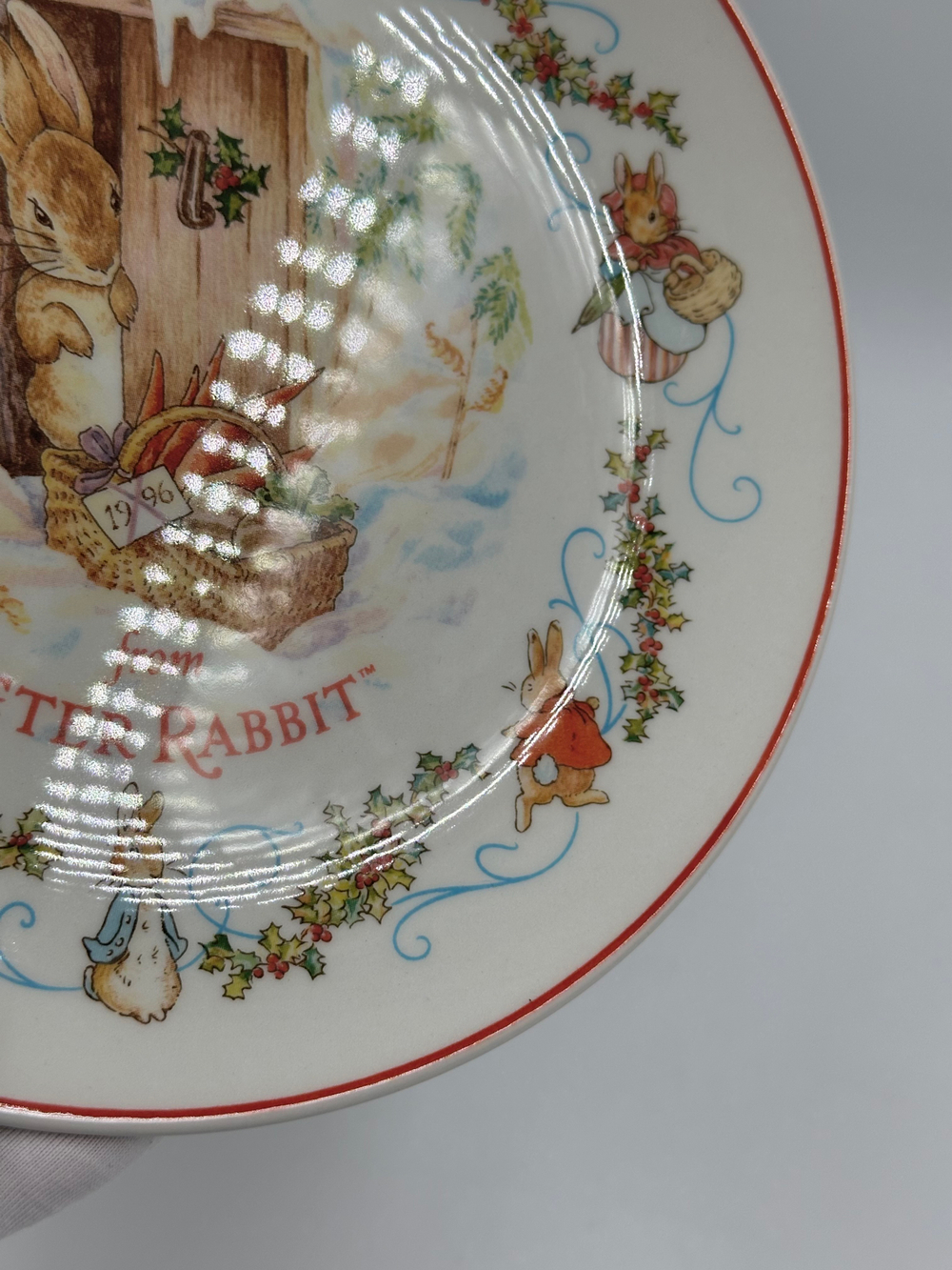 Тарелка Merry Christmas from Peter Rabbit Wedgwood 1996 год
