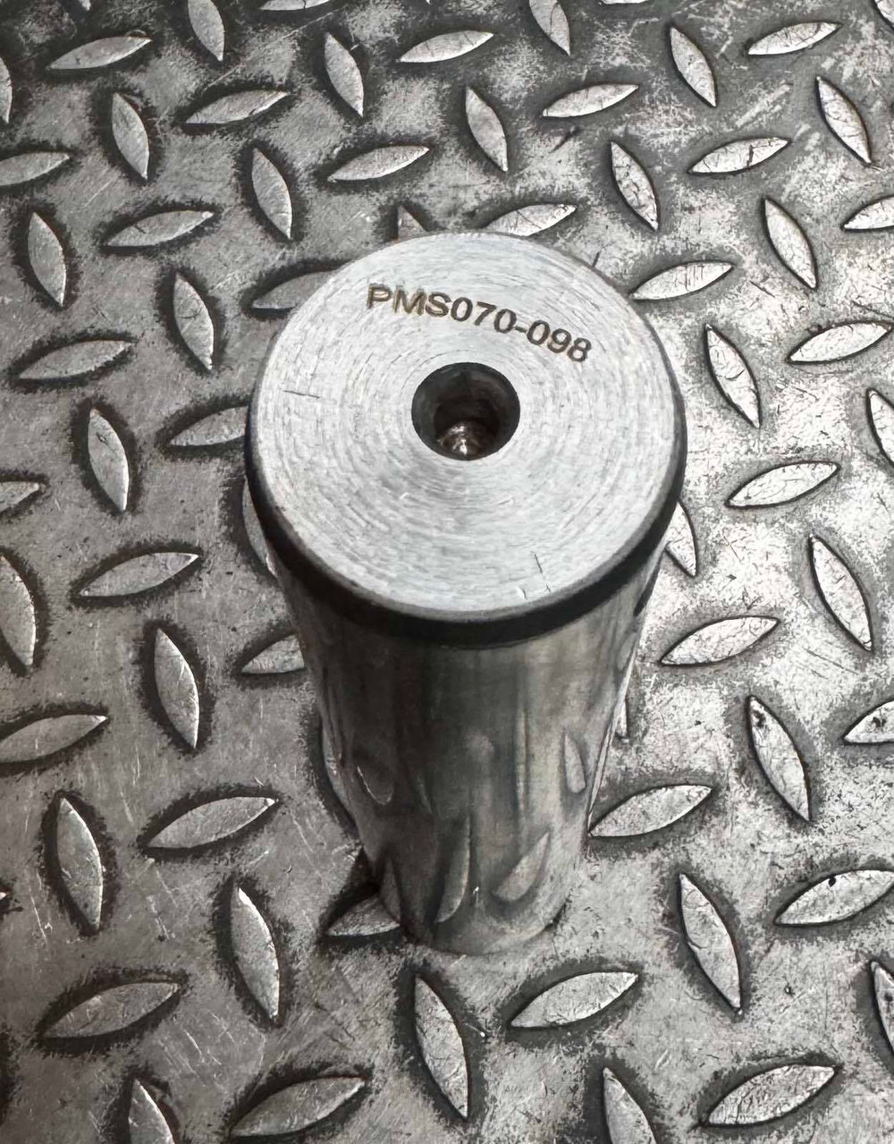 Палец 61U2-10610