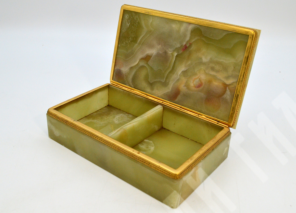 [Rosenthal] Шкатулка из оникса. Натуральный камень, золоченный металл. Розенталь, Германия, Италия.