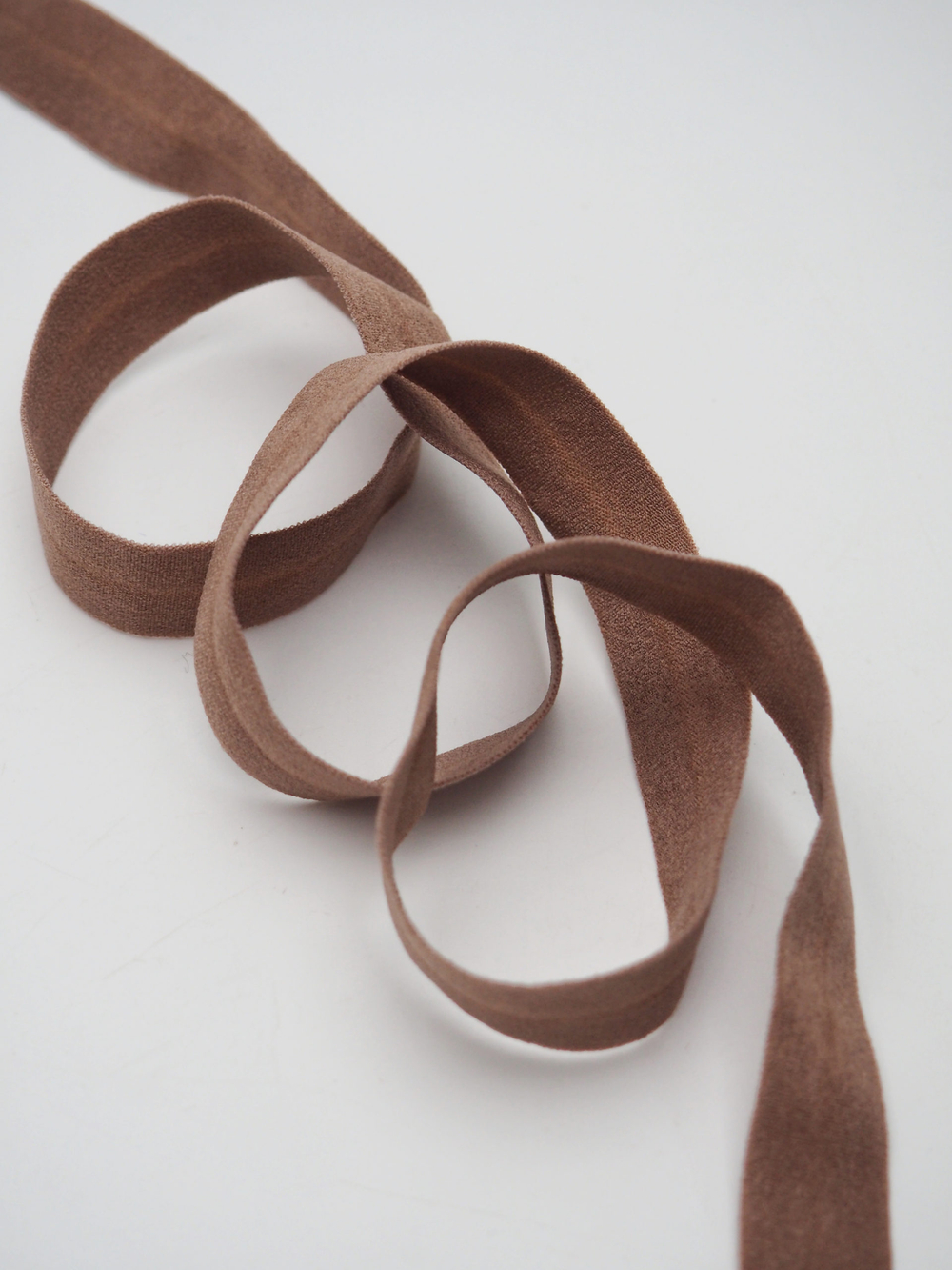 Бейка эластичная коричневая матовая 15 мм