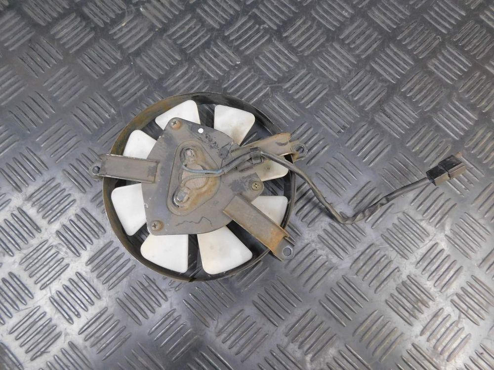 Вентилятор радиатора Kawasaki ZZR 400 98 053017