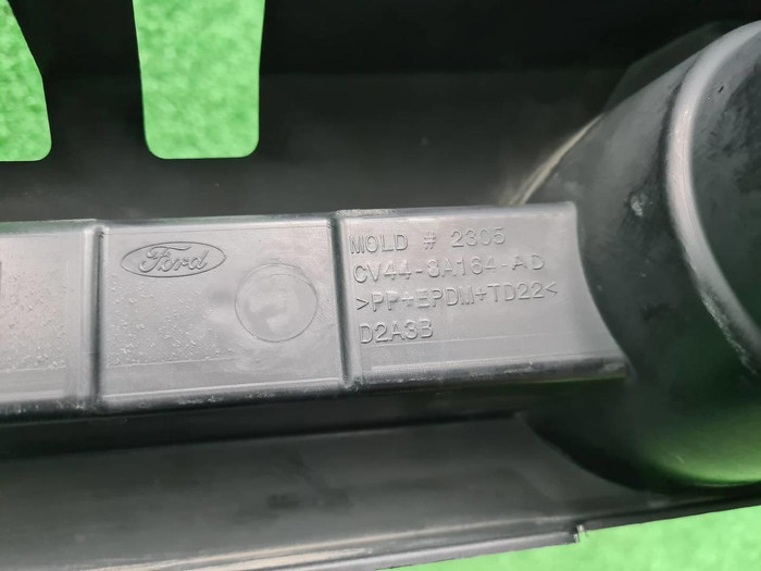 Кронштейн решетки радиатора Ford Kuga 2 (12-16)