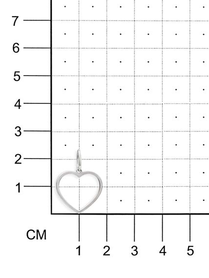 Фото подвески Сердце контур из серебра, на размерной сетке.