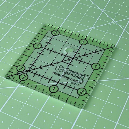 Линейка для пэчворка в дюймах, 2 ½ х 2½" (арт. D02-S)