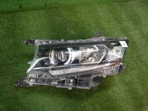 Битая Фара левая Toyota Land Cruiser Prado 150 (2017-н.в.) LED