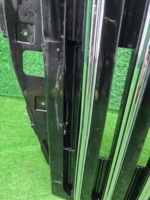 Решетка радиатора Hongqi E-HS9 (2020-н.в.)