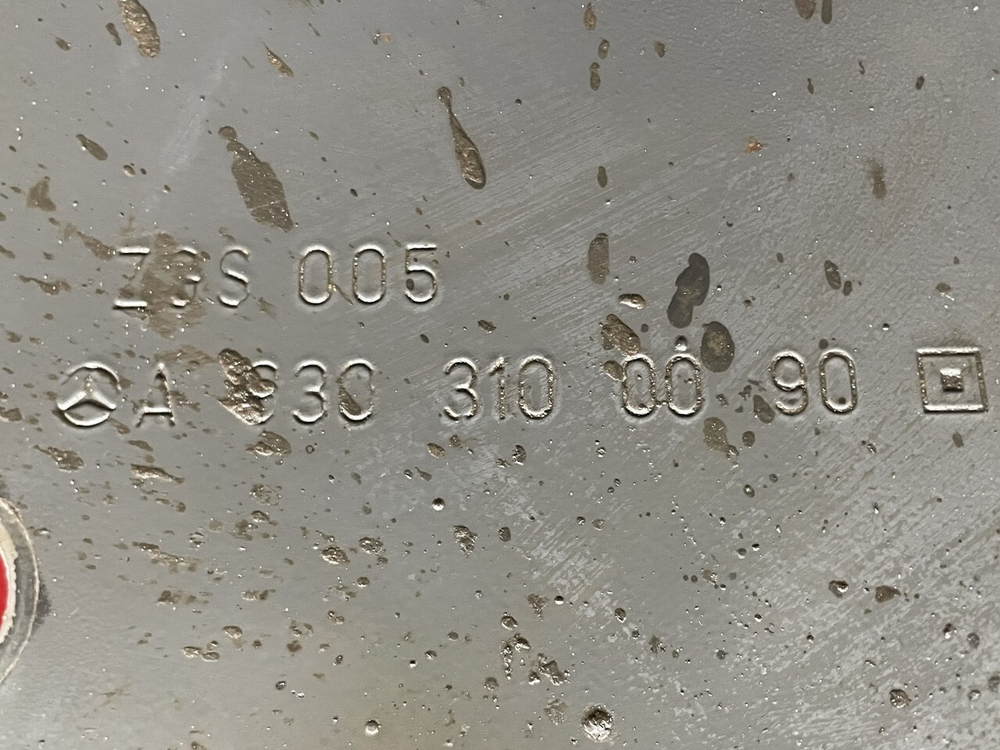 Кронштейн усилителя бампера левый