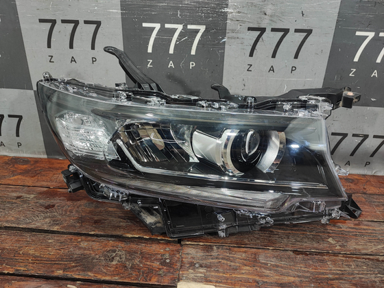 Фара правая LED Toyota Land Cruiser Prado 150 17-24 Б/У Оригинал 8114560N20