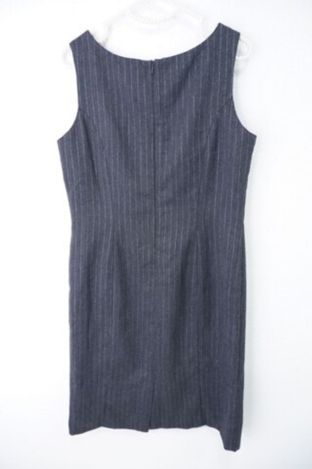 Платье Amaranto практичное 44 размер